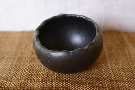 信楽焼　花紋鉢
